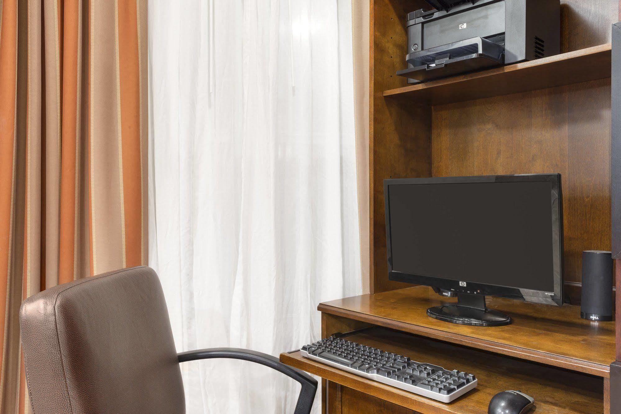 Country Inn & Suites By Radisson, Madison, Wi Экстерьер фото